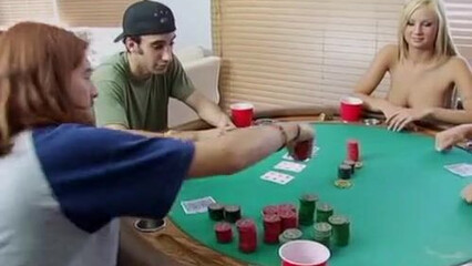 Подпольное эротическое казино, где ставки делают на шлюх